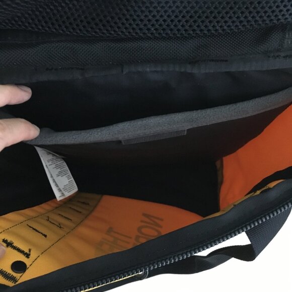 The North Face Backpack Yellow 14L Explore Fusebox Excellent pre-owned condition - Picture 9 of 14
